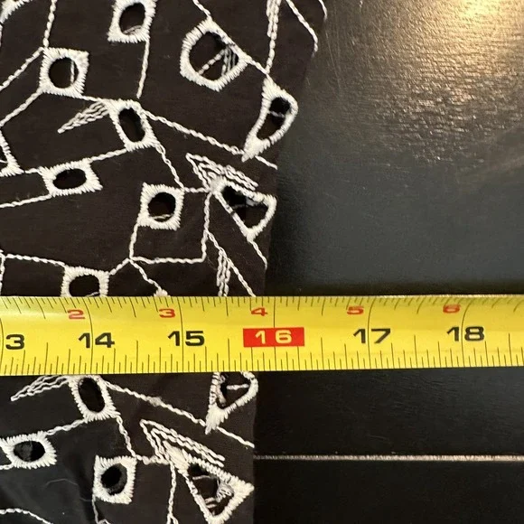 Samuel‎ Dong Shirt Womens Small Black White Sheer Embroidered Geometric Top - Picture 8 of 9